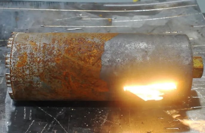 Čištění rzi pomoci pulzního laseru